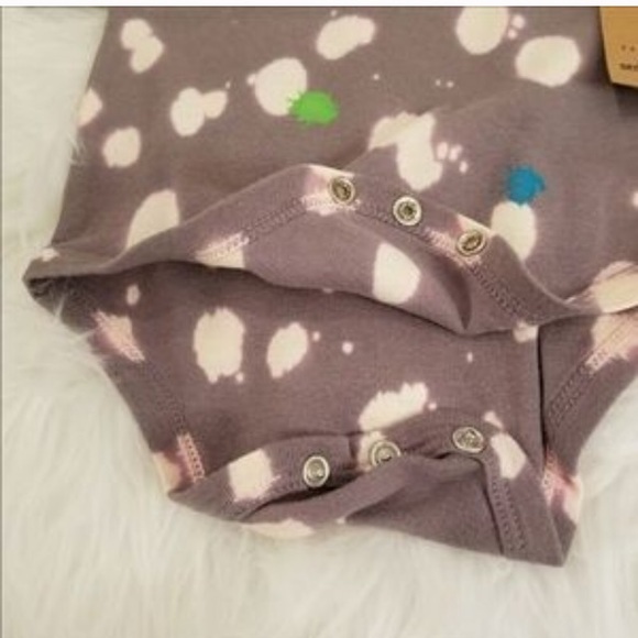 ⭐️HP 7/29⭐️ 👶🏼 True Religion Onesie - Picture 3 of 4